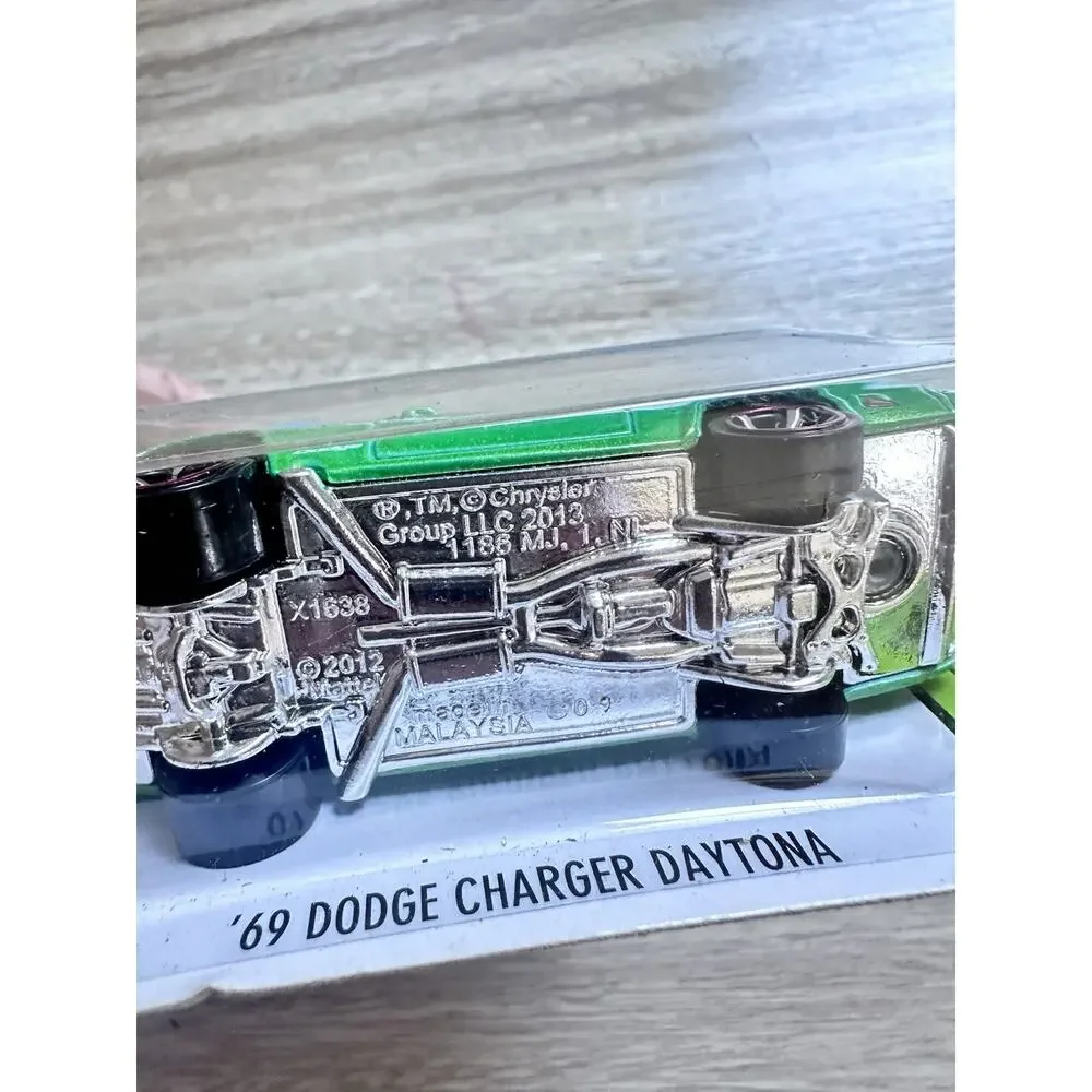 Hot Wheels 2013 HW Workshop '69 Dodge Charger Daytona Green 234/250 Hotwheel H44